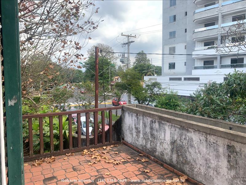 Casa comercial para Alugar no Vila Julieta em Resende