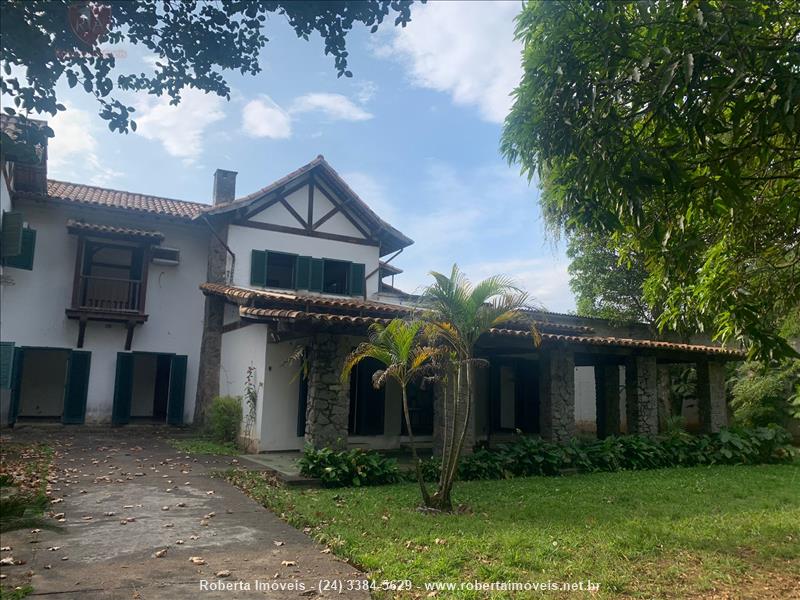 Casa comercial para Alugar no Vila Julieta em Resende