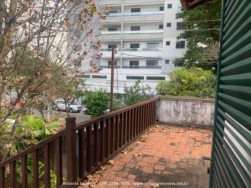 Casa comercial para Alugar no Vila Julieta em Resende
