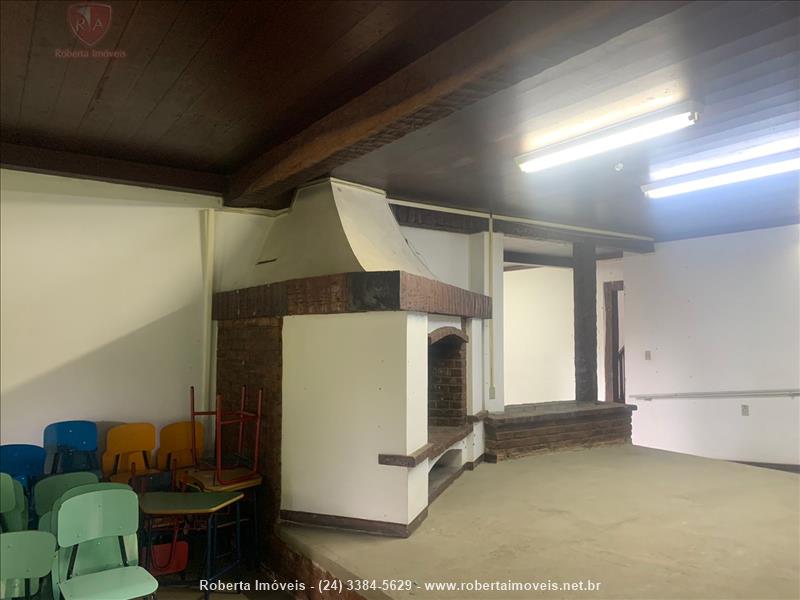 Casa comercial para Alugar no Vila Julieta em Resende