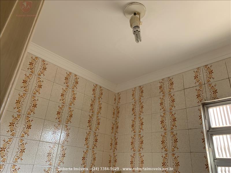 Sala Comercial a Venda no Centro em Resende