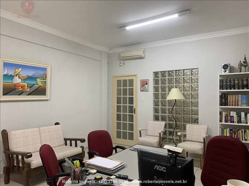 Sala Comercial a Venda no Centro em Resende