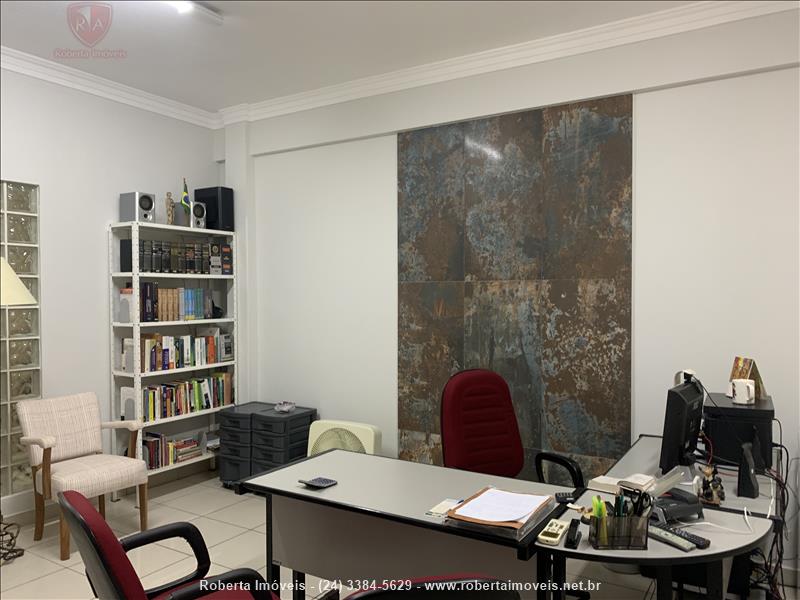 Sala Comercial a Venda no Centro em Resende