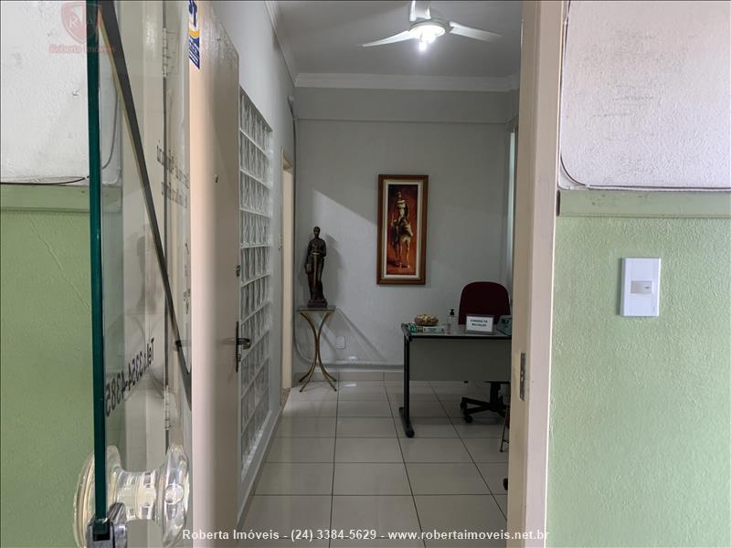 Sala Comercial a Venda no Centro em Resende