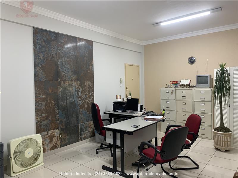 Sala Comercial a Venda no Centro em Resende