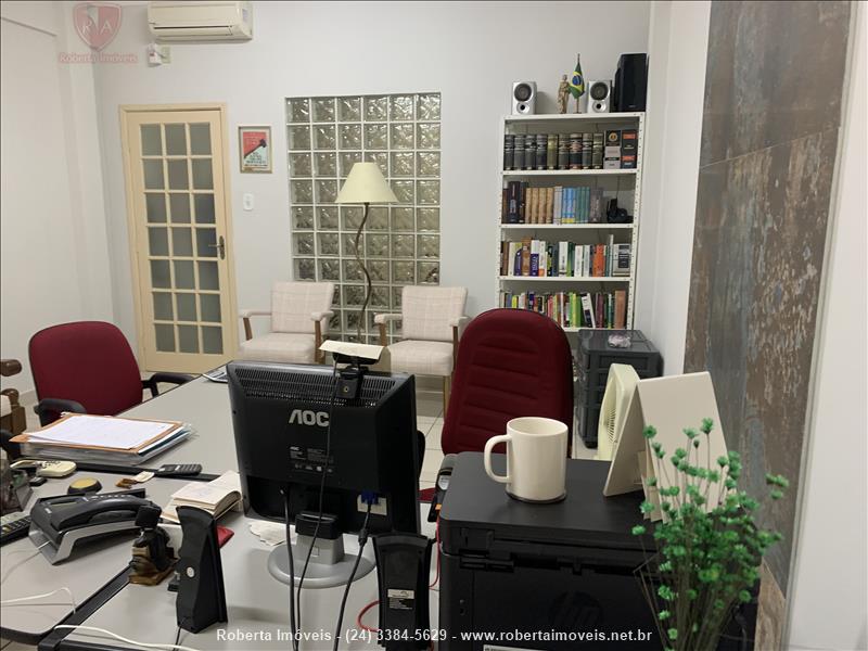 Sala Comercial a Venda no Centro em Resende