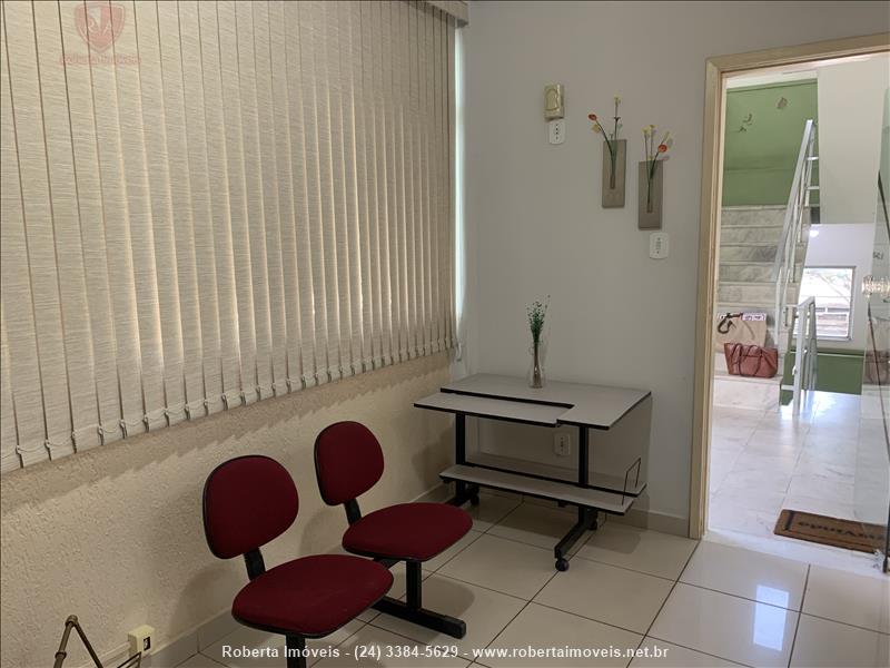 Sala Comercial a Venda no Centro em Resende