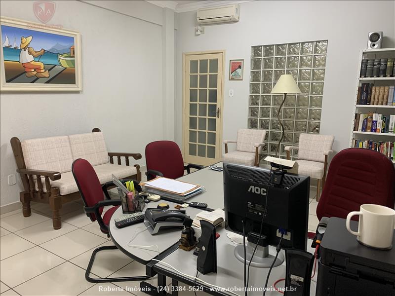 Sala Comercial a Venda no Centro em Resende