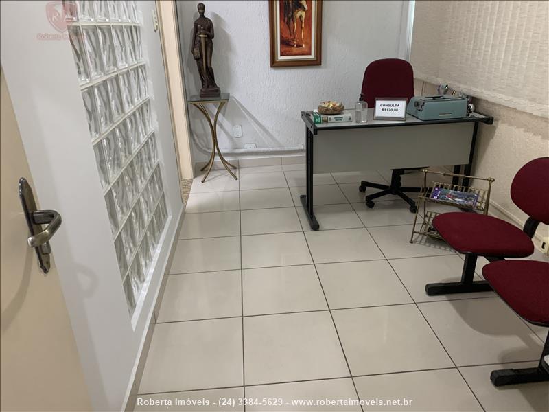 Sala Comercial a Venda no Centro em Resende