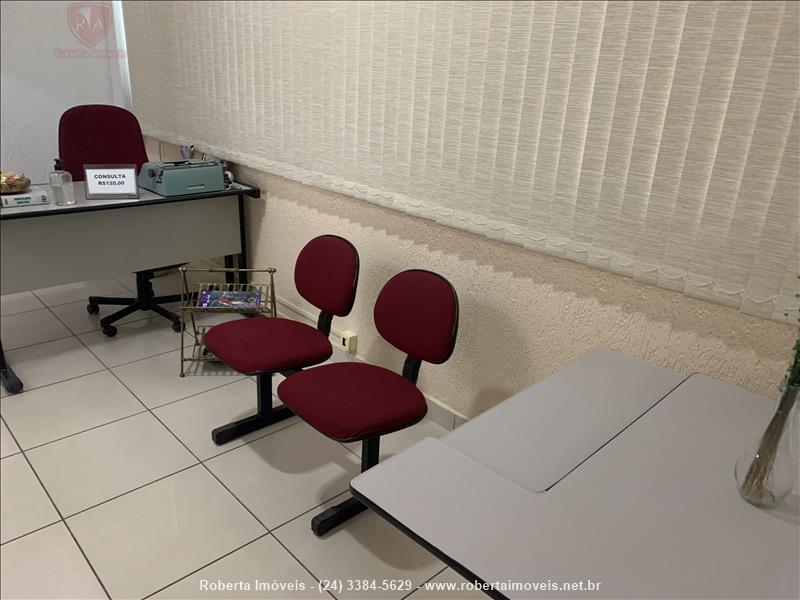 Sala Comercial a Venda no Centro em Resende