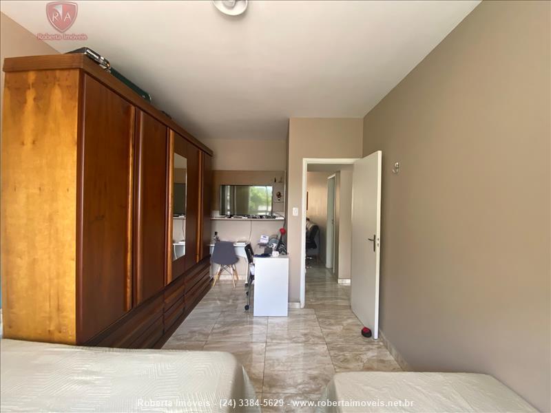 Apartamento a Venda no Comercial em Resende