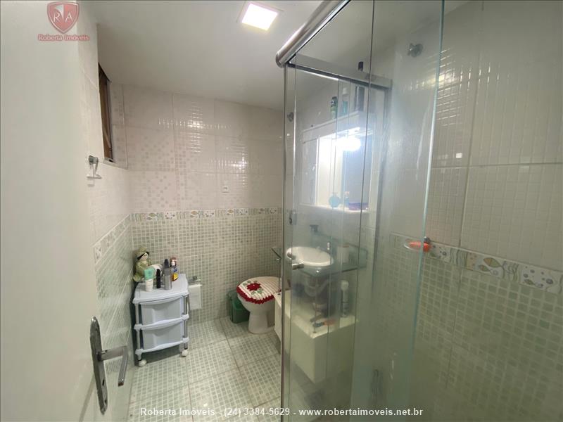 Apartamento a Venda no Comercial em Resende