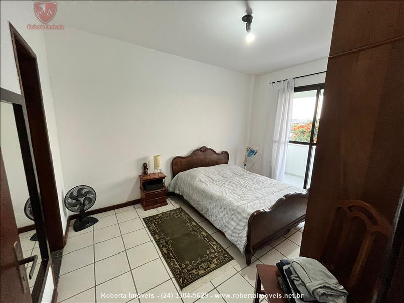 Apartamento a Venda no Comercial em Resende