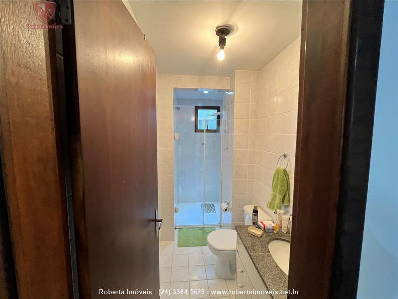 Apartamento a Venda no Comercial em Resende