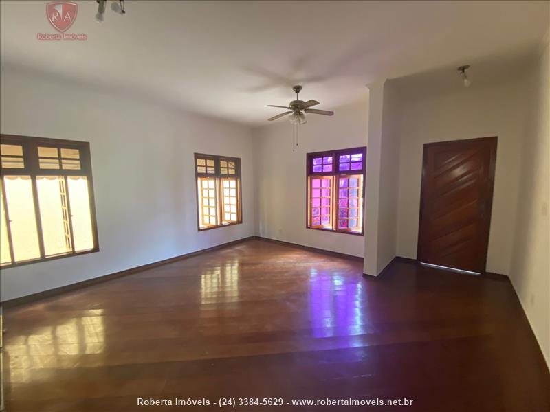 Casa para Venda ou Alugar no Ipiranga I ( Parque Ipiranga I ) em Resende