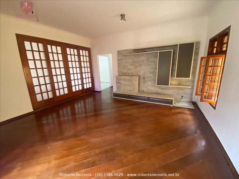 Casa para Venda ou Alugar no Ipiranga I ( Parque Ipiranga I ) em Resende
