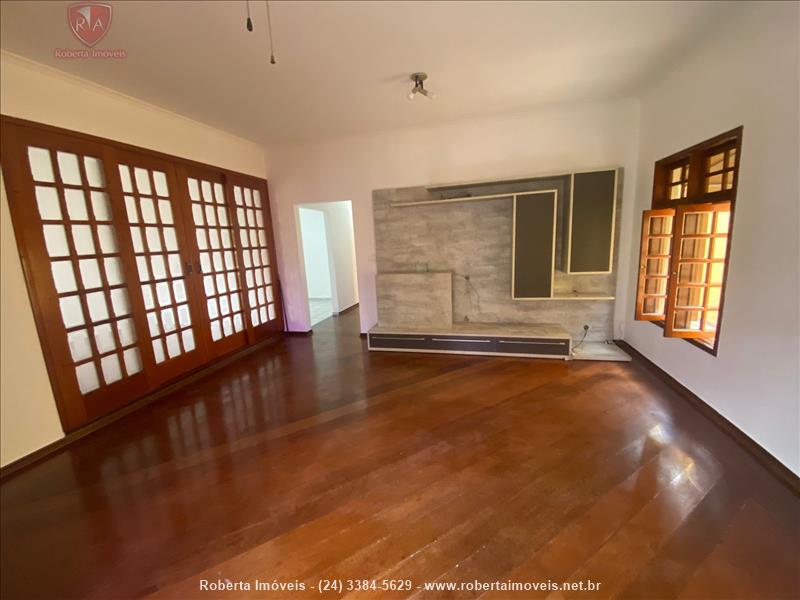 Casa para Venda ou Alugar no Ipiranga I ( Parque Ipiranga I ) em Resende