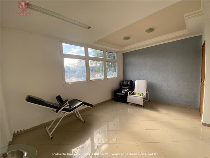 Sala Comercial para Venda ou Alugar no Jardim Jalisco em Resende