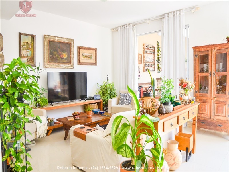 Casa para Alugar no Morada da Colina I em Resende