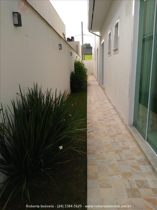 Casa para Venda ou Alugar no Alphaville em Resende - Foto do Imvel