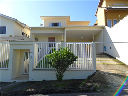 Casa à Venda