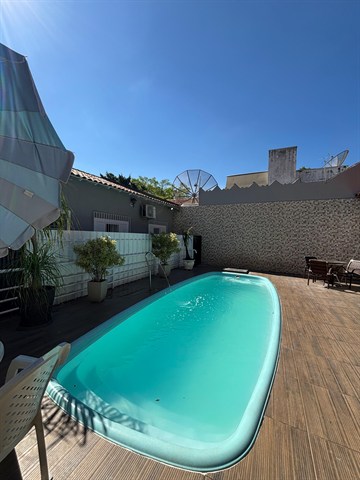 Casa à Venda