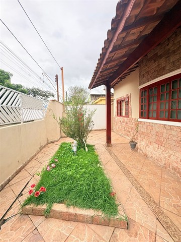 Casa à Venda