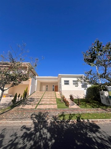 Casa à Venda