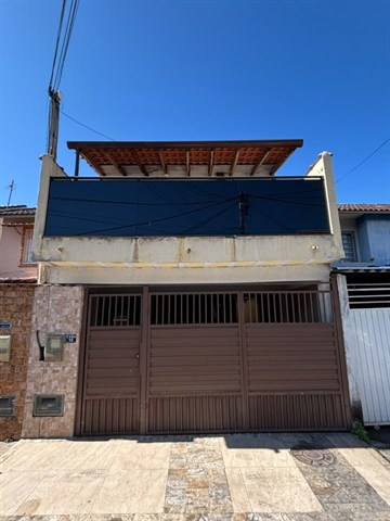 Casa à Venda